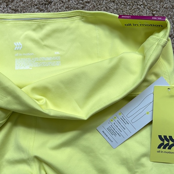 New Women's Ultra High-Rise Legging. Size XXL - Picture 3 of 3